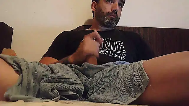 Snapshot of ozzypsico13 chatting on 09-21-25, 03:30 ozzypsico13 online show from 09-21-25, 03:30