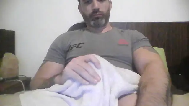 Snapshot of ozzypsico13 chatting on 10-01-25, 01:44 ozzypsico13 online show from 10-01-25, 01:44