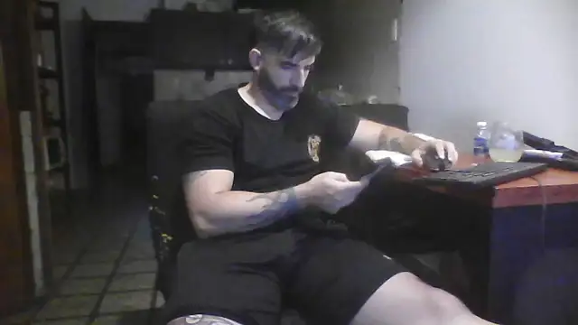 Snapshot of ozzypsico13 chatting on 11-29-25, 10:24 ozzypsico13 online show from 11-29-25, 10:24