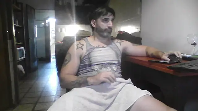 Snapshot of ozzypsico13 chatting on 12-13-25, 09:53 ozzypsico13 online show from 12-13-25, 09:53