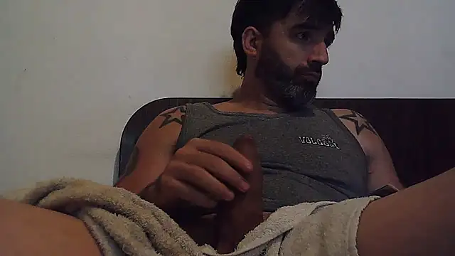 Snapshot of ozzypsico13 chatting on 12-16-25, 01:43 ozzypsico13 online show from 12-16-25, 01:43