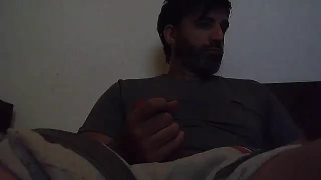 Snapshot of ozzypsico13 chatting on 12-21-25, 04:30 ozzypsico13 online show from 12-21-25, 04:30