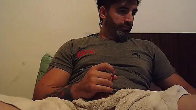 Snapshot of ozzypsico13 chatting on 01-11-26, 03:22 ozzypsico13 online show from 01-11-26, 03:22