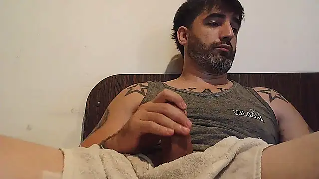 Snapshot of ozzypsico13 chatting on 02-18-26, 04:25 ozzypsico13 online show from 02-18-26, 04:25