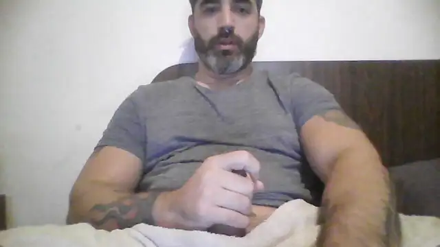 Snapshot of ozzypsico13 chatting on 05-16-26, 11:31 ozzypsico13 online show from 05-16-26, 11:31