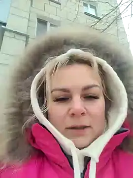 Snapshot of candy_queeen chatting on 02-27-25, 04:41 candy queeen online show from 02-27-25, 04:41