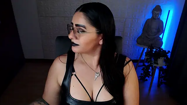 Snapshot of GODDESS_EVANS chatting on 12-19-24, 04:02 GODDESS EVANS online show from 12-19-24, 04:02