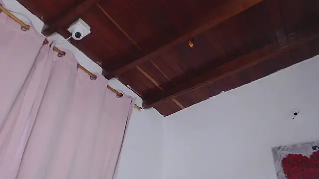 Snapshot of Amara_Red chatting on 10-15-25, 11:10 Amara Red online show from 10-15-25, 11:10