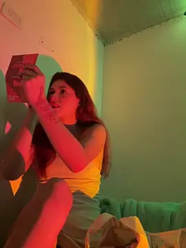 Snapshot of AnnyCherry_ chatting on 01-30-25, 01:44 AnnyCherry online show from 01-30-25, 01:44