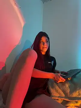 Snapshot of AnnyCherry_ chatting on 02-04-25, 04:15 AnnyCherry online show from 02-04-25, 04:15