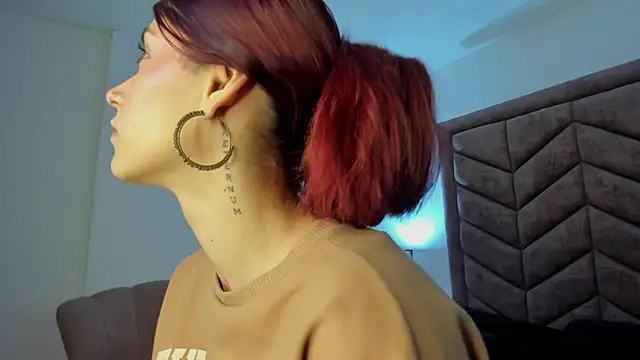 Snapshot of AnnyCherry_ chatting on 03-10-25, 04:46 AnnyCherry online show from 03-10-25, 04:46