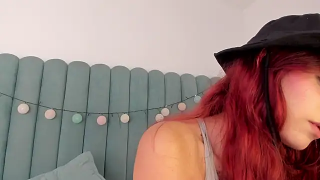 Snapshot of AnnyCherry_ chatting on 03-12-25, 01:36 AnnyCherry online show from 03-12-25, 01:36