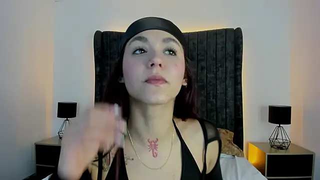 Snapshot of AnnyCherry_ chatting on 09-30-25, 10:04 AnnyCherry online show from 09-30-25, 10:04