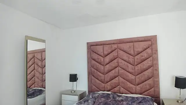 Snapshot of AnnyCherry_ chatting on 10-22-25, 03:45 AnnyCherry online show from 10-22-25, 03:45