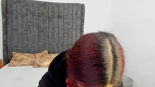 Snapshot of AnnyCherry_ chatting on 12-23-25, 12:52 AnnyCherry online show from 12-23-25, 12:52