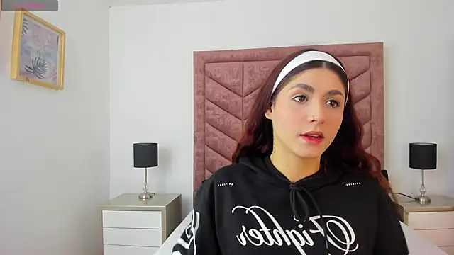 Snapshot of AnnyCherry_ chatting on 02-20-26, 08:53 AnnyCherry online show from 02-20-26, 08:53