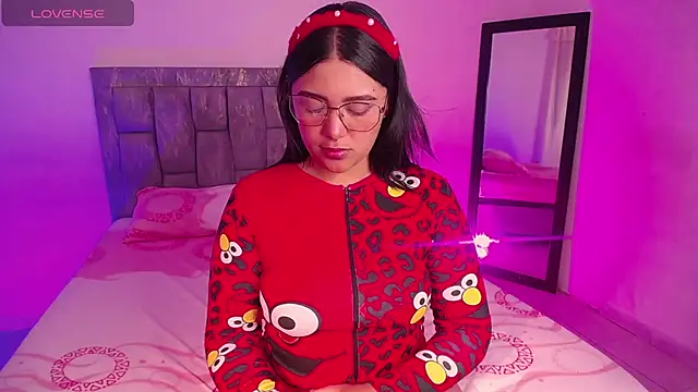 DIANEE 01 online show from 11-04-25, 10:09