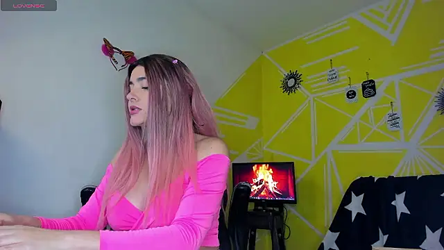 Nikolle Rouss online show from 01-11-26, 05:23