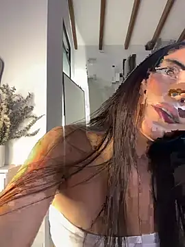 Snapshot of __Alisson_ chatting on 05-07-26, 01:00 Alisson online show from 05-07-26, 01:00