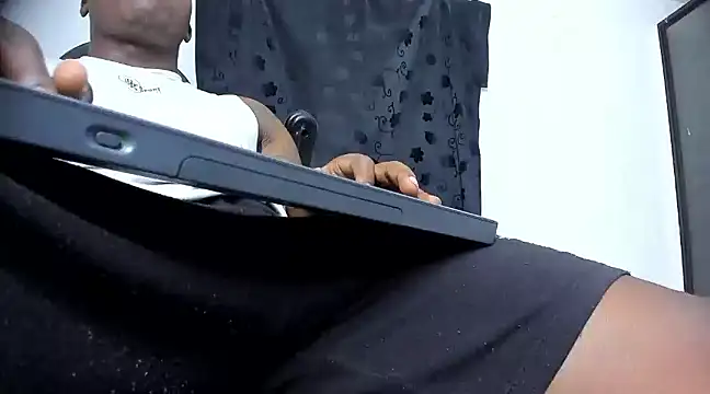 Snapshot of brant_garciabbc chatting on 02-25-25, 01:09 brant garciabbc online show from 02-25-25, 01:09