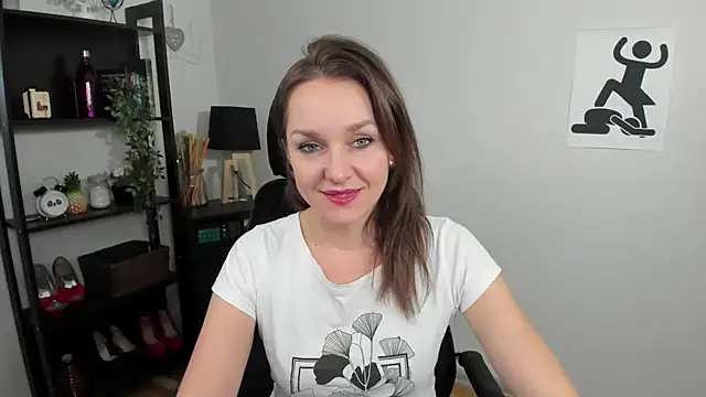 AliciaDesire online show from 12-18-24, 02:49