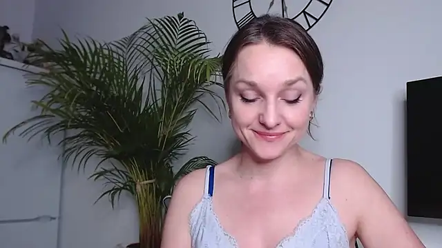 AliciaDesire online show from 02-12-25, 06:30