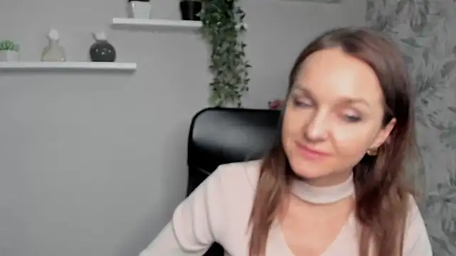 AliciaDesire online show from 02-20-25, 05:51