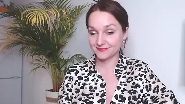 AliciaDesire online show from 03-17-25, 05:49