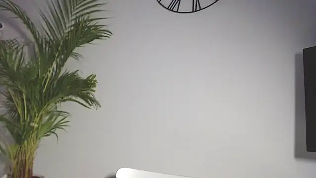 AliciaDesire online show from 12-18-25, 07:14