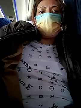 Snapshot of Lunababymylove chatting on 12-21-24, 08:10 Lunababymylove online show from 12-21-24, 08:10