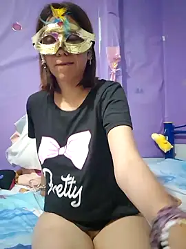 Lunababymylove online show from 01-13-25, 05:55