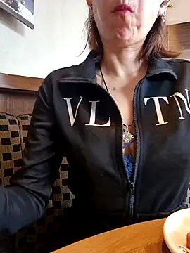 Lunababymylove online show from 09-12-25, 05:02