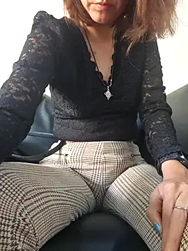 Snapshot of Lunababymylove chatting on 09-24-25, 06:44 Lunababymylove online show from 09-24-25, 06:44