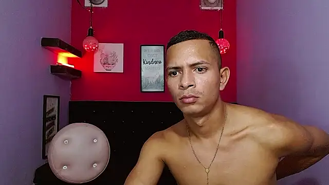 hugecocks hot online show from 05-14-26, 04:19