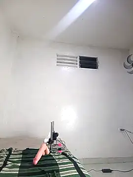 DIORA Latina online show from 09-26-25, 04:38