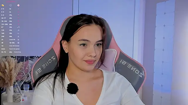 Snapshot of _Sweetie_ chatting on 01-13-26, 11:04 Sweetie online show from 01-13-26, 11:04