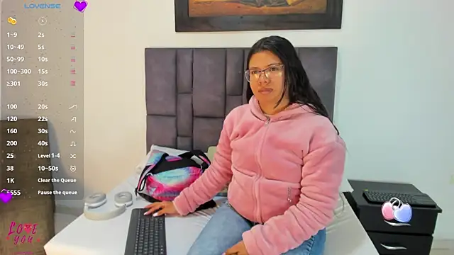 Vahiolet smith online show from 07-30-26, 10:58