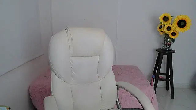 Snapshot of Ghada_milf chatting on 11-25-25, 03:34 Ghada milf online show from 11-25-25, 03:34