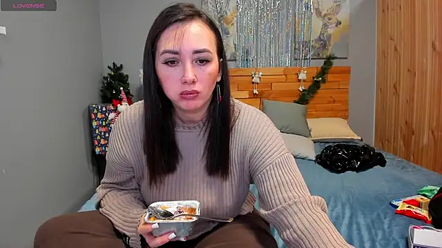 Snapshot of Kendra_SXY chatting on 12-15-24, 02:19 Kendra SXY online show from 12-15-24, 02:19