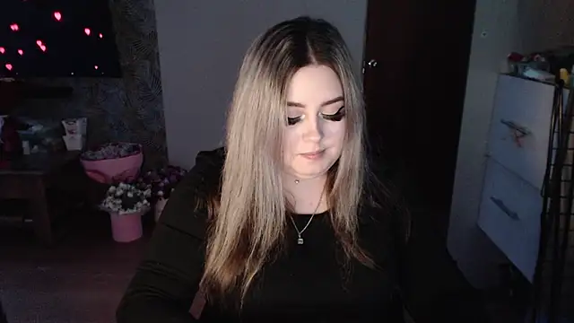 TiffaniYW online show from 01-17-25, 08:11