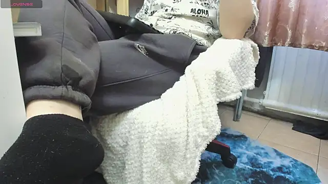 Queen Sport online show from 12-17-25, 07:47