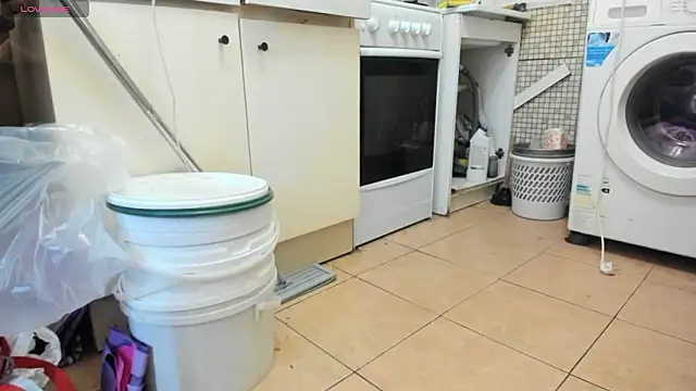 Queen Sport online show from 03-18-26, 06:49