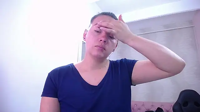 Snapshot of lauraguzman chatting on 02-27-25, 10:26 lauraguzman online show from 02-27-25, 10:26