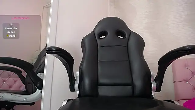 Snapshot of lauraguzman chatting on 10-04-25, 03:15 lauraguzman online show from 10-04-25, 03:15