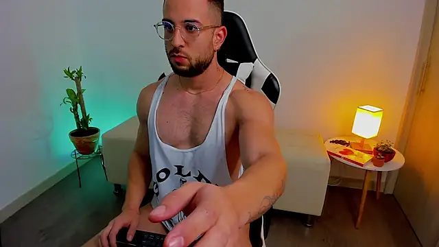 dafboy1 online show from 12-02-25, 02:56