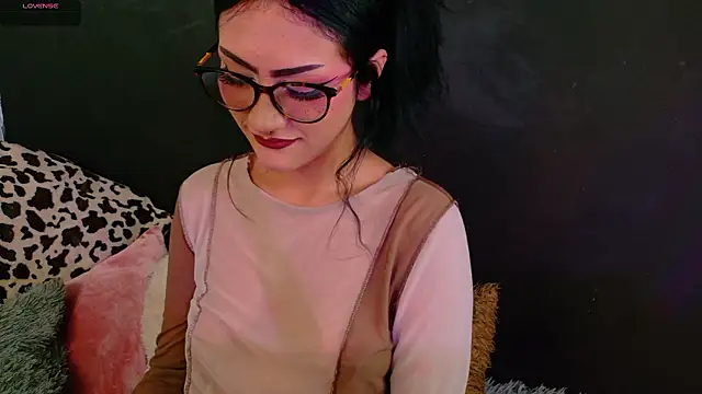 miluv19 online show from 07-18-26, 08:34