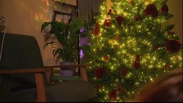 Arianna Richi online show from 12-20-25, 06:42