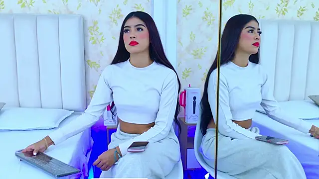 Mia-Monroe online show from 10-03-25, 07:44