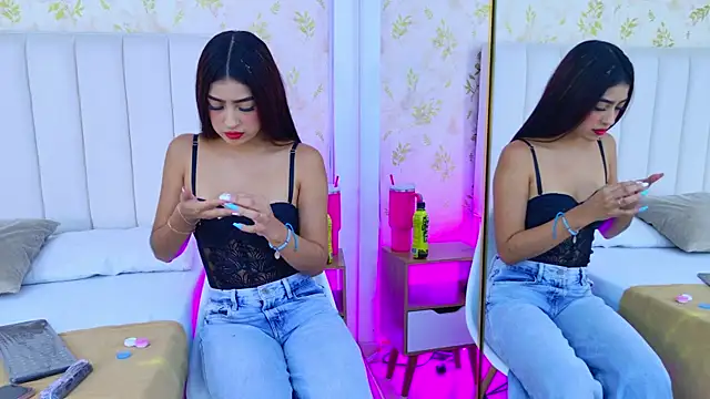 Mia-Monroe online show from 10-06-25, 07:44