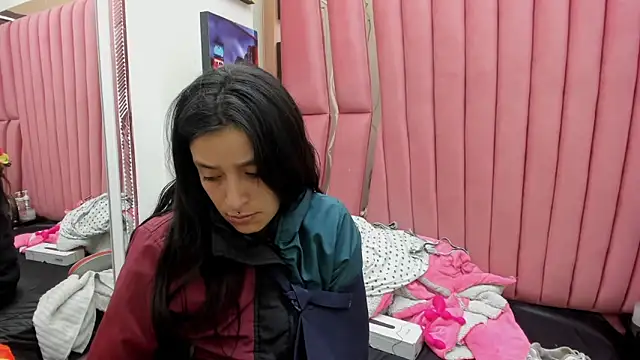 Snapshot of Sarah_Hornny chatting on 02-05-26, 03:33 Sarah Hornny online show from 02-05-26, 03:33